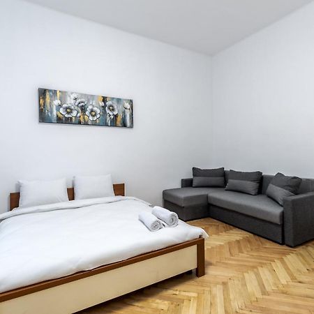 City Shalom Apartment Львів Екстер'єр фото